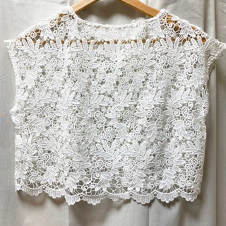 新品同様　レース　トップスの画像