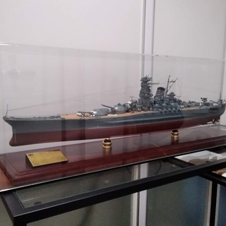 模型「戦艦大和」1/350サイズ　完成品　アクリルケース付き・プレート付　メーカー不明