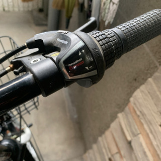 室内保管 折り畳み自転車 20インチ ホワイト 鍵 ライト付きの画像