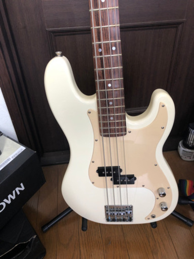 エレキベース