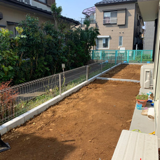 人工芝、砂利敷き、施工致します！