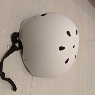 新品: ヘルメット Triple eightの画像