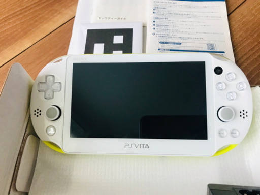 PSVIta ホワイト +メモリーカード16GB