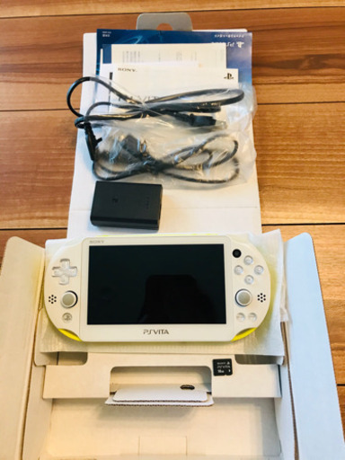 PSVIta ホワイト +メモリーカード16GB