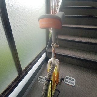 あげます　一輪車オレンジ色　難ありの画像