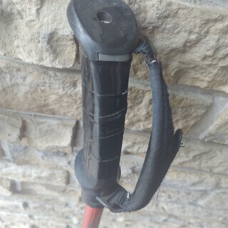 ウォーキングポール（赤）、差し上げますの画像