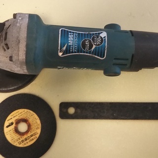 MAKITA マキタ、電動工具、グラインダ－　M961