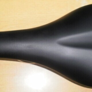ロードバイク用サドル　ｆａｂｒｉｃ　SHALLOW（スクープ　シ...
