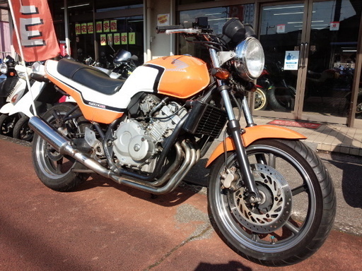 NO.3354　ジェイド（ＪＡＤＥ）　水冷４サイクル１６バルブ４気筒２５０ｃｃ　オレンジＣＢＸカラー　☆彡