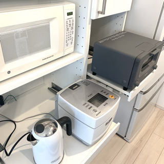 IKEAの綺麗な食器棚を差し上げます。の画像