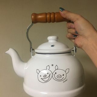 やかん(ホーロー製ケットルポット)の画像