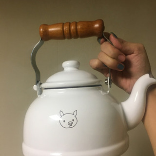 やかん(ホーロー製ケットルポット)の画像