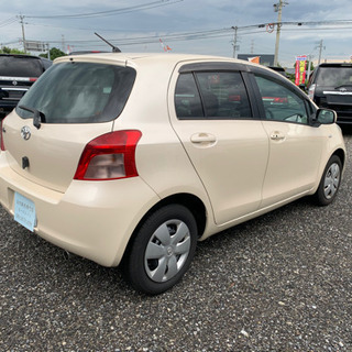 鑑定済　修復歴なし　星4点　ローンでお困りの方へ　自社ローンの車屋　プッシュスタート　スマートキーのヴィッツ　平成17年式　9万キロ　車検2年付　1000cc以下で維持費も安いの画像