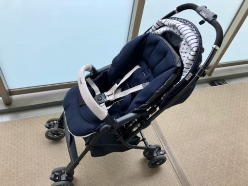 【Combi】メチャカル　ハンディオート４キャス　エッグショック　コンビ