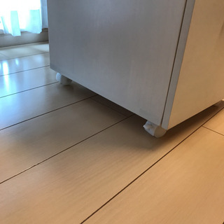 (お盆セール)デスク、キャスター付き棚、椅子セットの画像