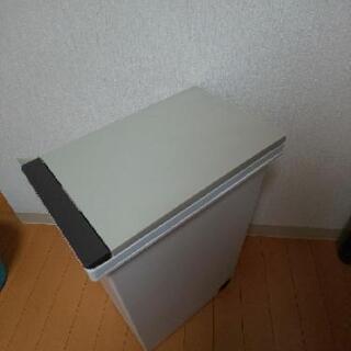 【0円】ゴミ箱の画像