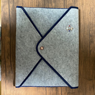 ※新品未使用！フェルトのノートパソコンケース💻✨の画像