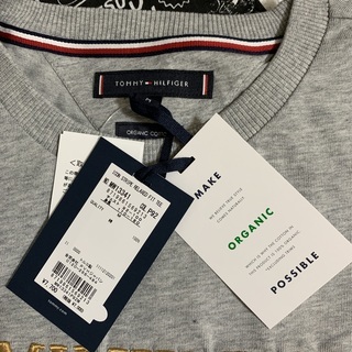 凝った刺繍がすごい Tシャツ グレーM 　TOMMY HILFIGERの画像