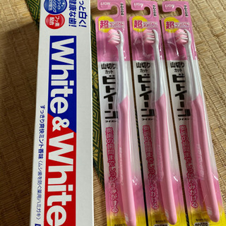 歯ブラシ三本&歯磨き粉