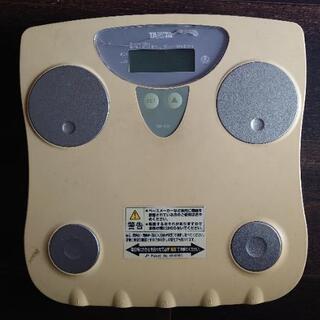 【0円！】タニタの古い体重計　家族4人まで登録可能　完動品