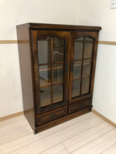 カリモク　コロニアル　キャビネット