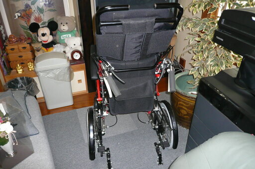 値下げ交渉有り！！㈱ジェー・シー・アイの車椅子です。