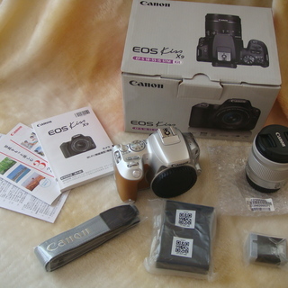 【展示品】(中古美品）キャノン Canon EOS Kiss X9 EF-S18-55 IS STM レンズキット シルバー色 元箱付