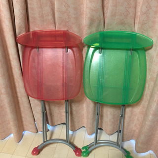 折り畳みの椅子の画像