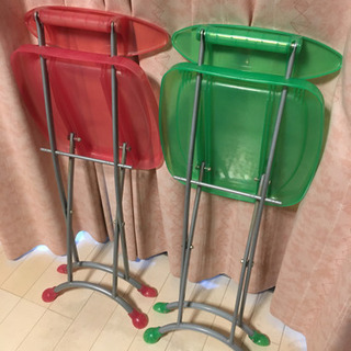 折り畳みの椅子の画像