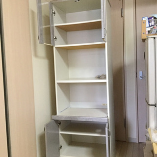 食器棚　(引取り希望。大阪市内なら配達も可能)の画像