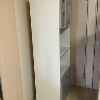 食器棚　(引取り希望。大阪市内なら配達も可能)の画像