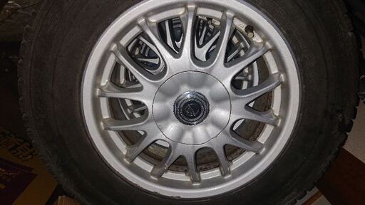 ブリジストンスタッドレスタイヤとホイール