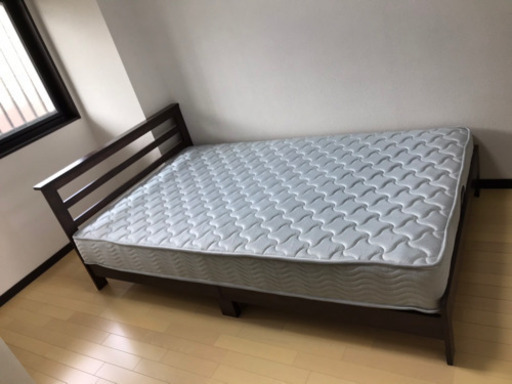セミダブルベッド