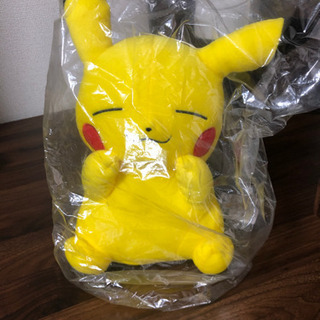 ピカチュウの人形