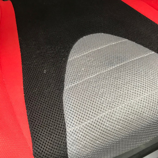 カーメイト　ジュニアシートとドリンクトレイの画像