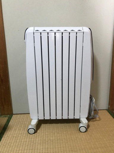 デロンギ　オイルヒーター　DIGITAL SMART QSD0712-MB