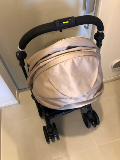 コンビ　ベビーカー　メチャカルハンディ　オート4キャス  compact ベージュ
