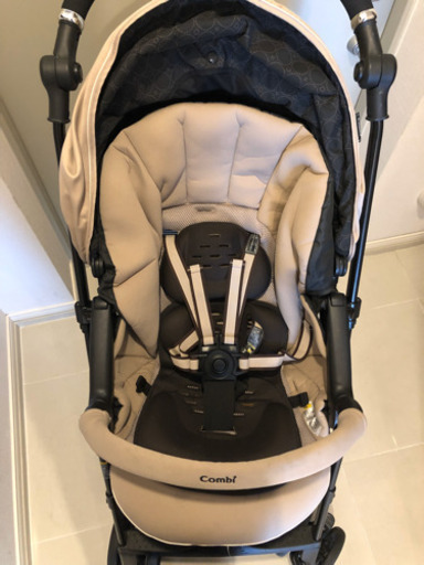 コンビ　ベビーカー　メチャカルハンディ　オート4キャス  compact ベージュ