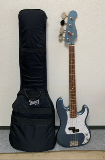 【譲り先決定、3/17〆切】ベース　ケース、ストラップ付