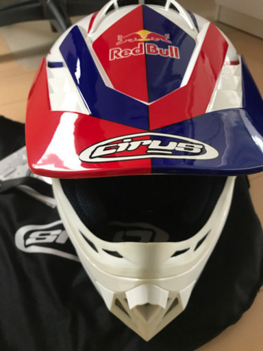 新品　ReD Bull  ヘルメット  オフロード　サイズL  ツーリングにどうぞ