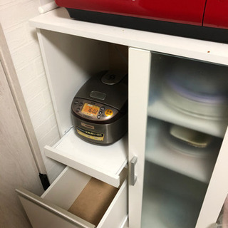 レンジ台兼食器棚の画像