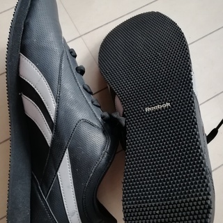 最終日です！　女性用靴２３．５㎝Reebok CLASSIC黒色　7月末までの画像