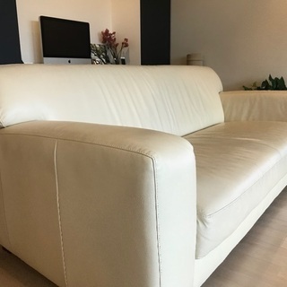 コストコ購入 白本革 ソファ 定価約10万円の画像