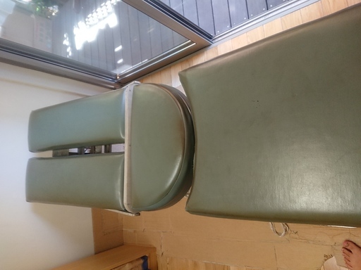 中古オステオパシー治療台