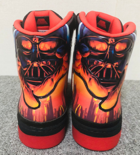adidas STARWARS コラボスニーカー