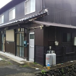 家賃¥32,000円！！　駅南から徒歩１０分の富安で２Ｋ（フローリング6畳＋畳部屋の６畳）+戸別のシャワー室の二階建です！（女性限定）※田んぼの側の静かな場所です！ - 鳥取市