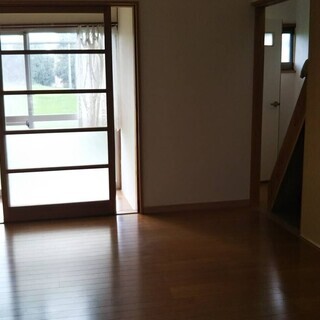 家賃¥32,000円！！　駅南から徒歩１０分の富安で２Ｋ（フローリング6畳＋畳部屋の６畳）+戸別のシャワー室の二階建です！（女性限定）※田んぼの側の静かな場所です！ − 鳥取県