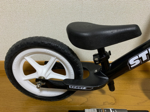 ストライダー　ブラック　