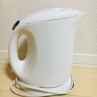 電気ケトルの画像
