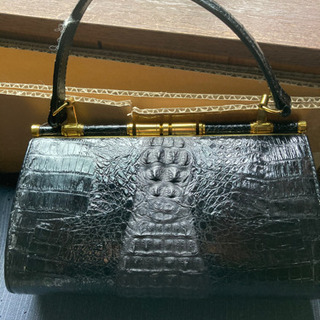 美品　ほぼ未使用　クロコダイル風バッグ